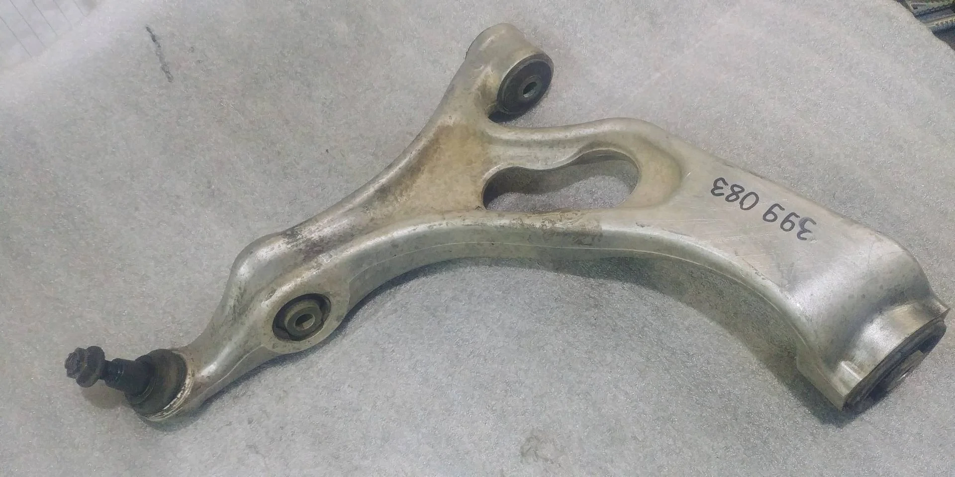 рычаг передний правый Volkswagen Touareg 2 7P6 2011