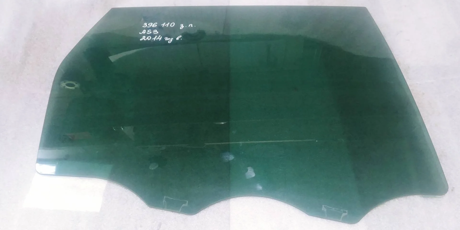 стекло двери задней правой Volkswagen Touareg 2 7P6 2014