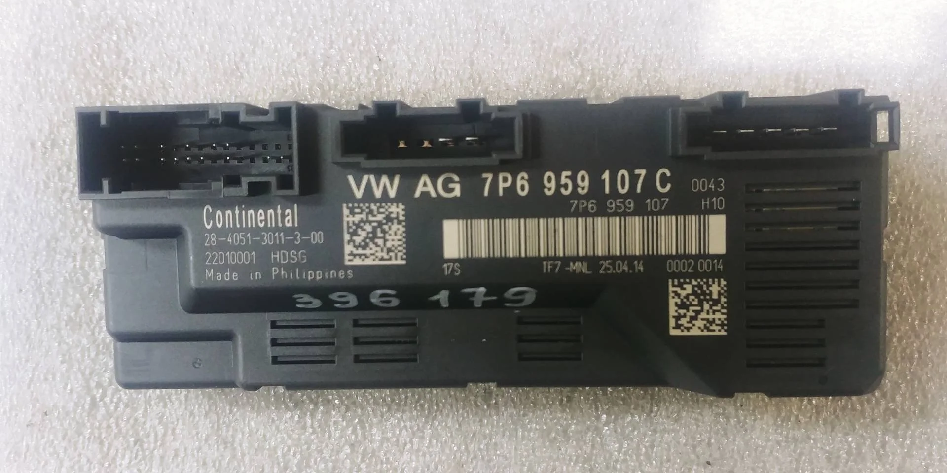 блок управления крышкой багажника Volkswagen Touareg 2 7P6 2014