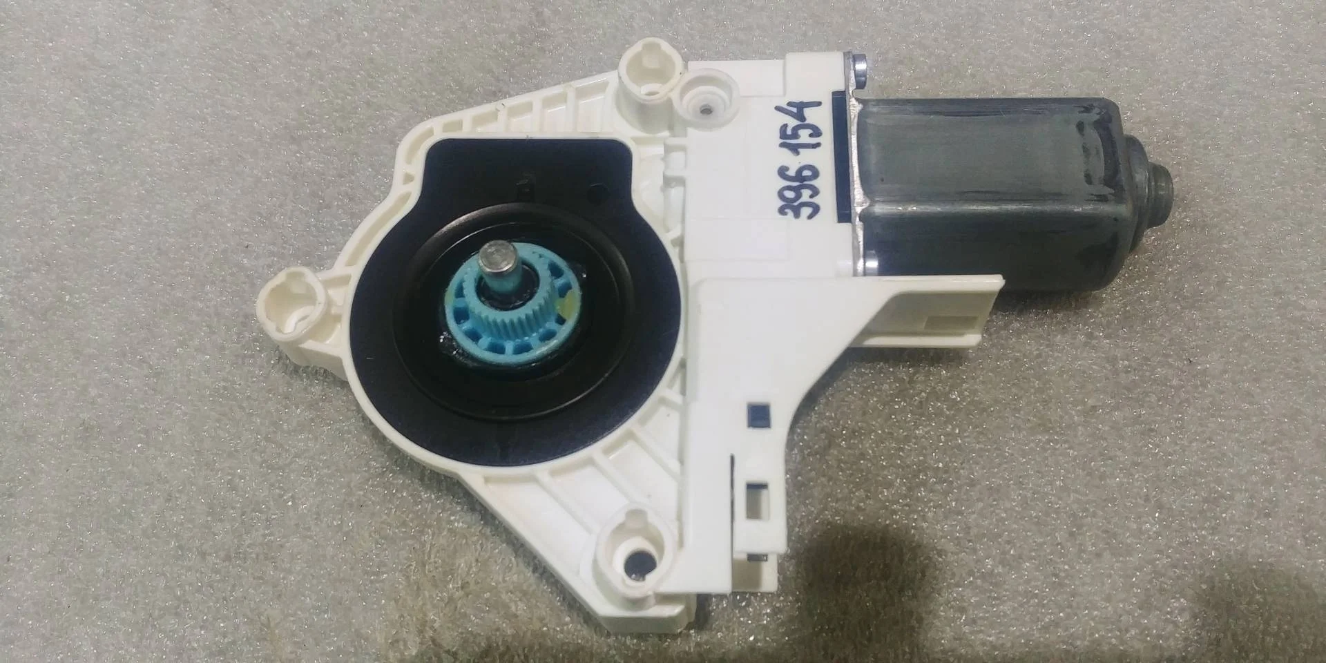 Моторчик стеклоподъемника двери Volkswagen Touareg 2 7P6 2014