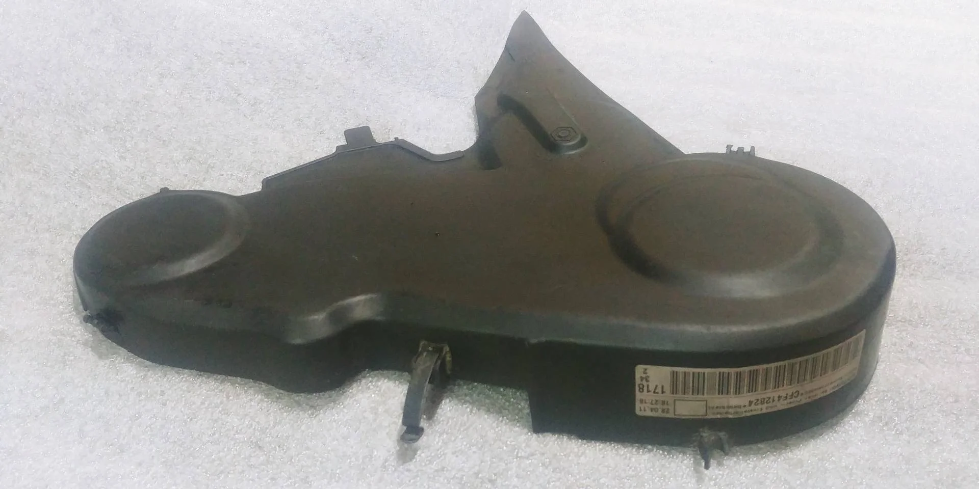 защита (кожух) ремня ГРМ Volkswagen Tiguan  2011