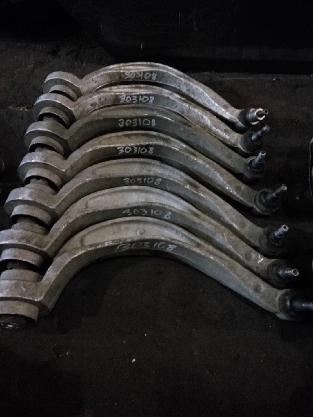 рычаг передний левый Audi A4 B8/8K  2009