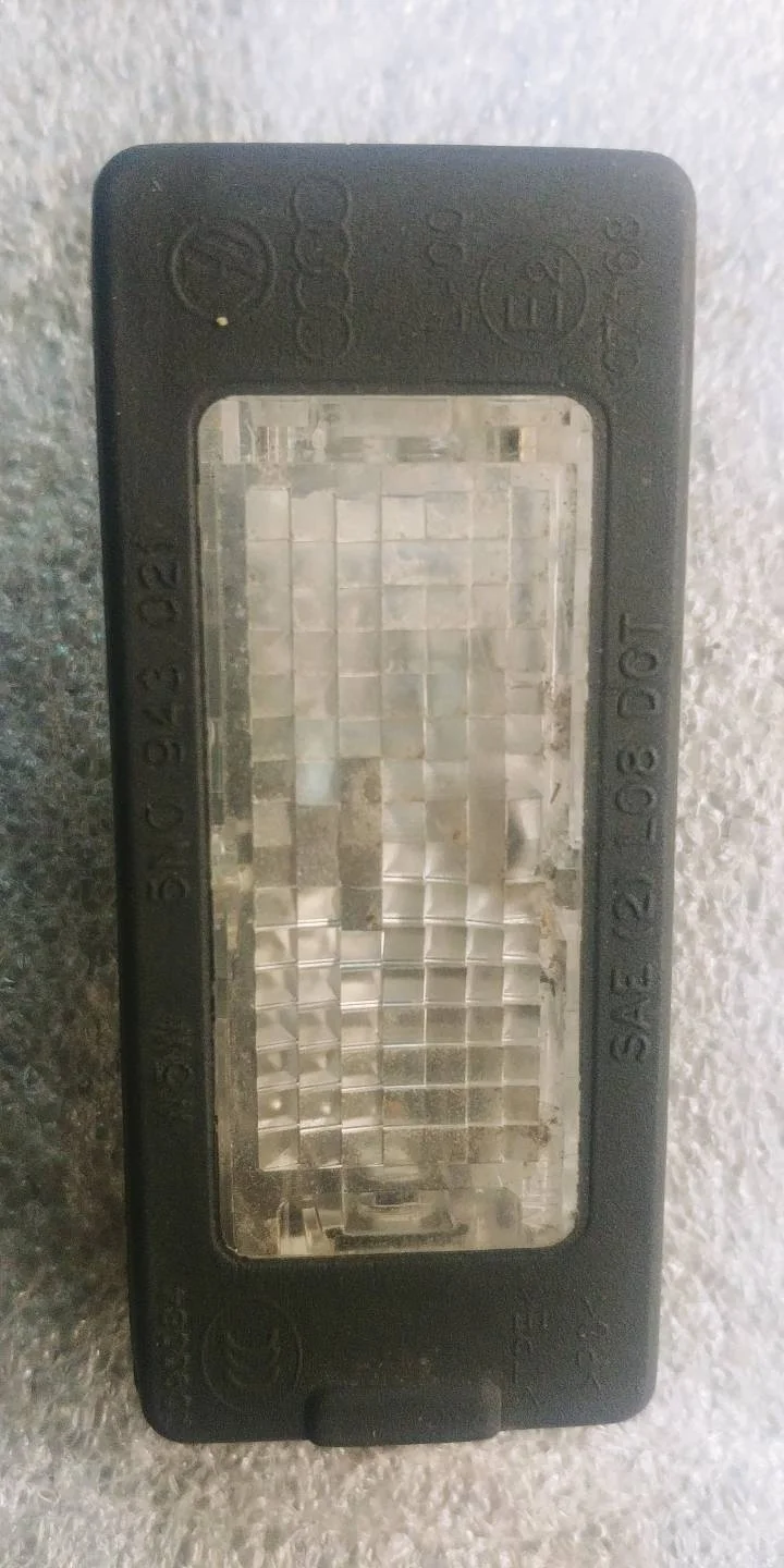 подсветка номера Volkswagen Touareg 2 7P6 2012