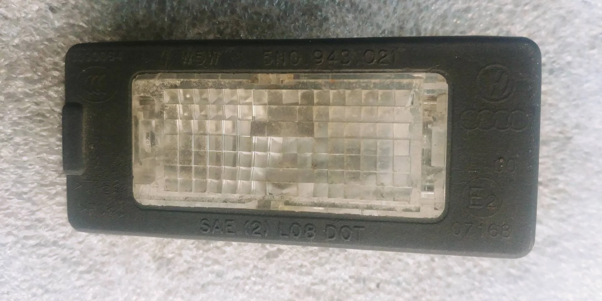 подсветка номера Volkswagen Touareg 2 7P6 2012