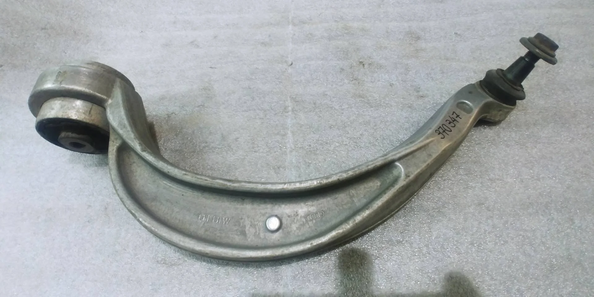 рычаг передний правый Audi A5 8T 8T 2010