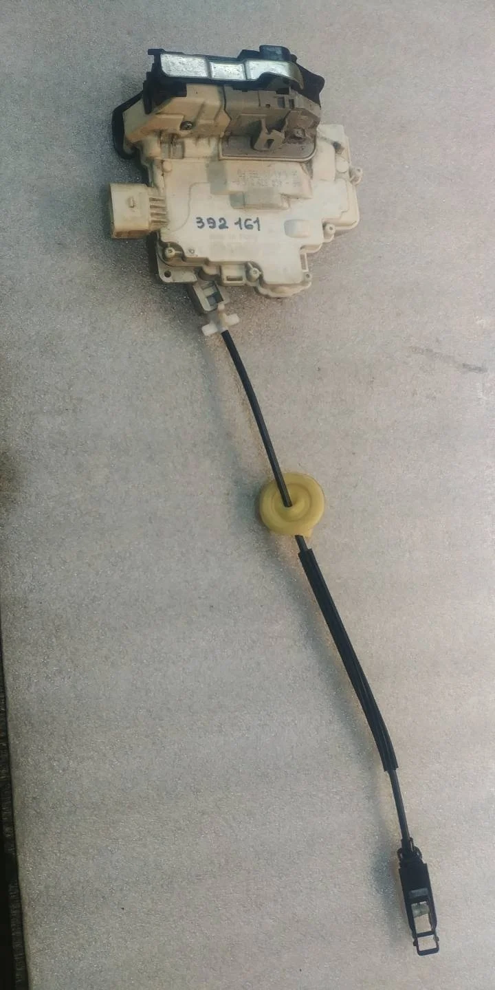 замок двери задней правой Volkswagen Touareg 2 7P6 2012