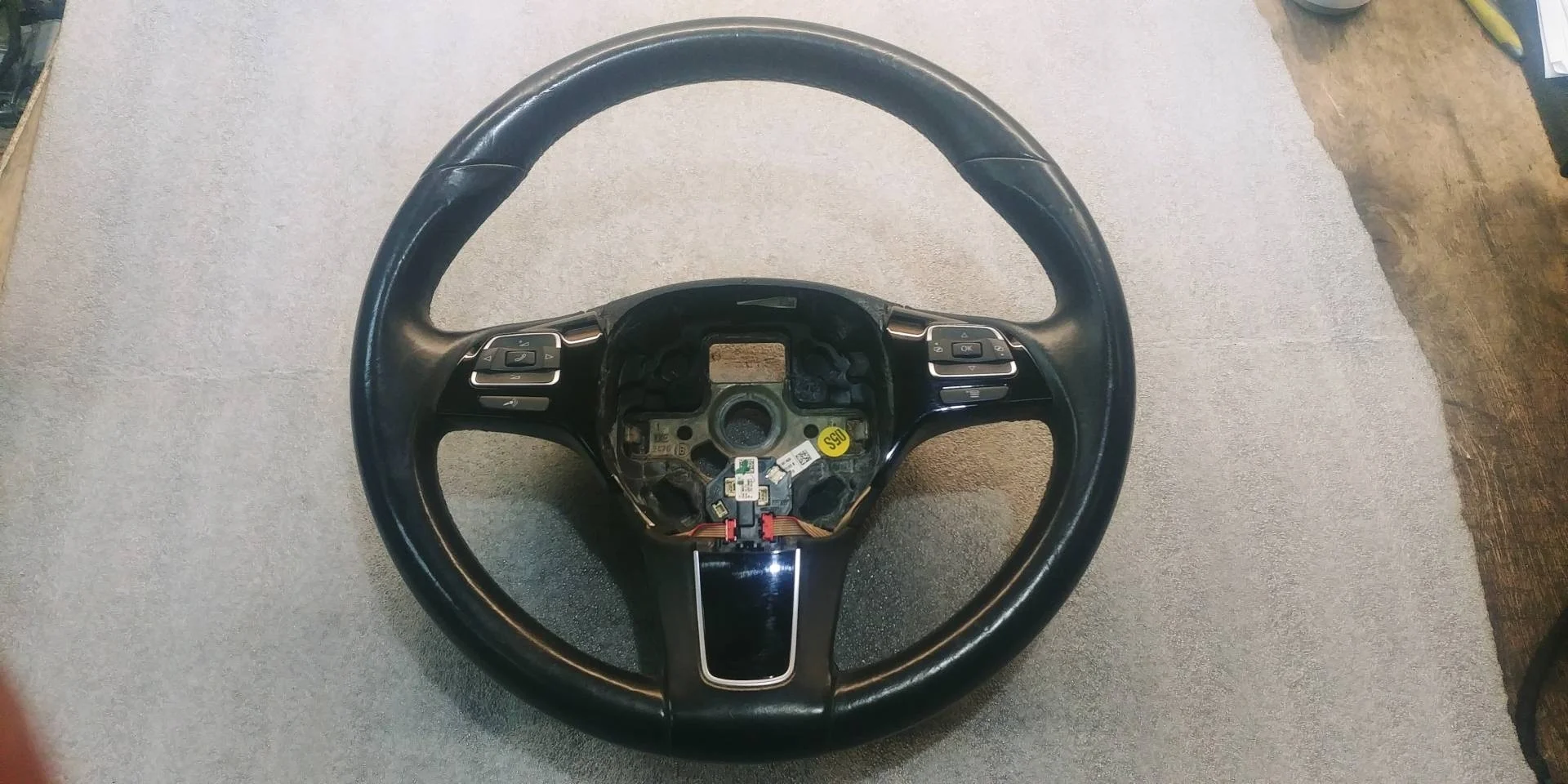 руль Volkswagen Touareg 2 7P6 2013