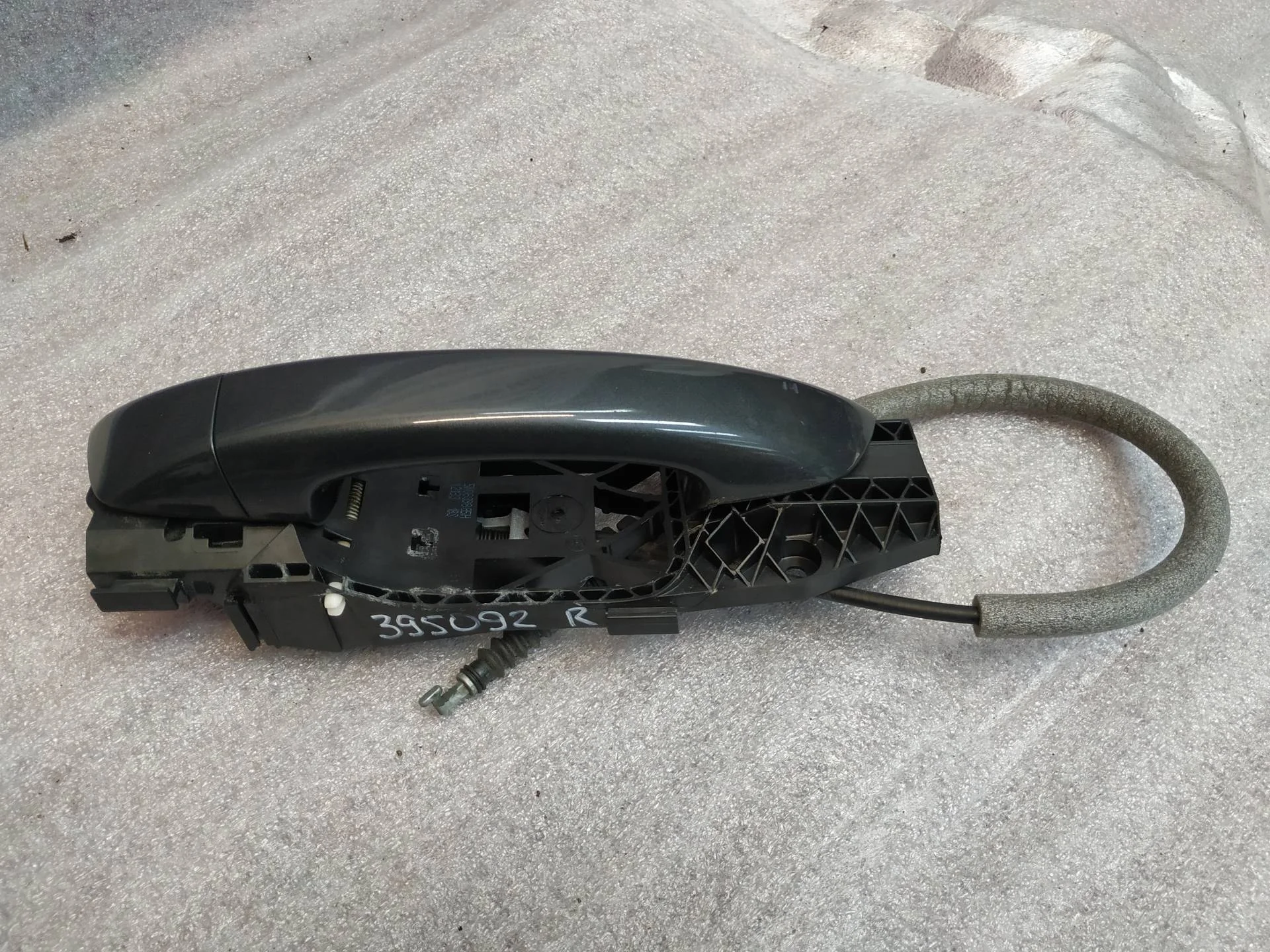 ручка наружная двери правой Volkswagen Touareg 2 7P6 2013