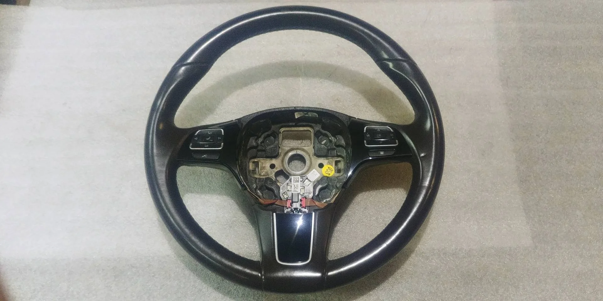 руль Volkswagen Touareg 2 7P6 2012