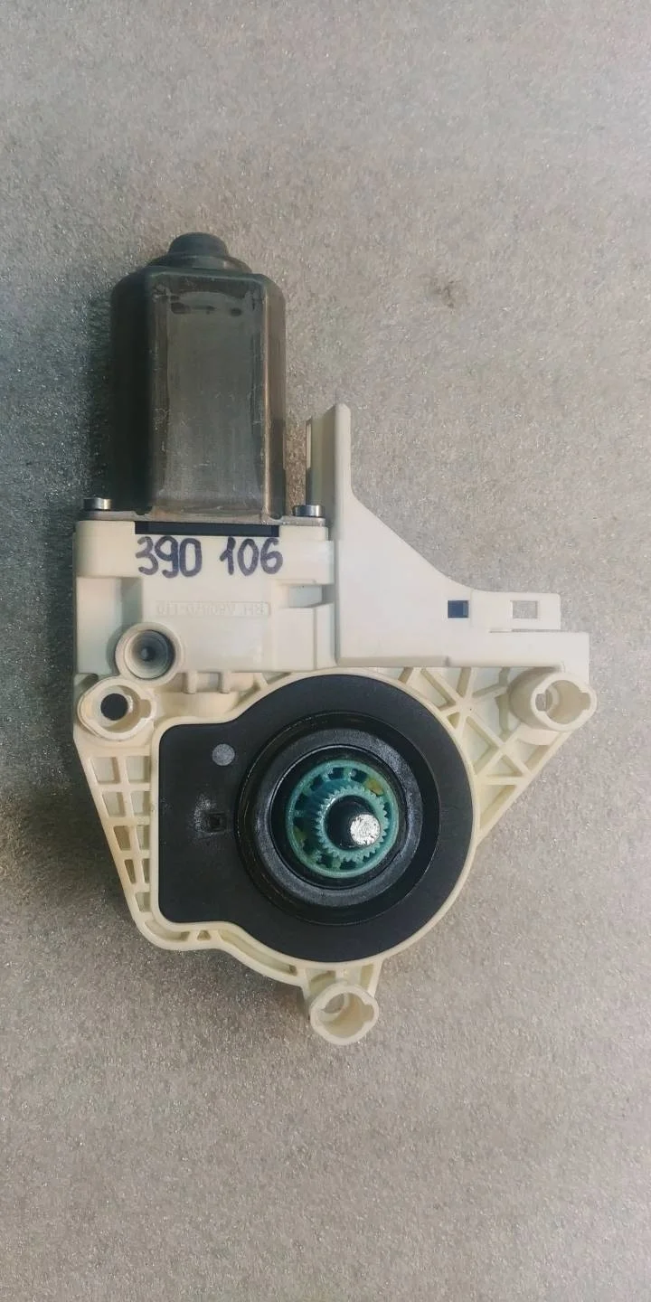 Моторчик стеклоподъемника двери Volkswagen Touareg 2 7P6 2013