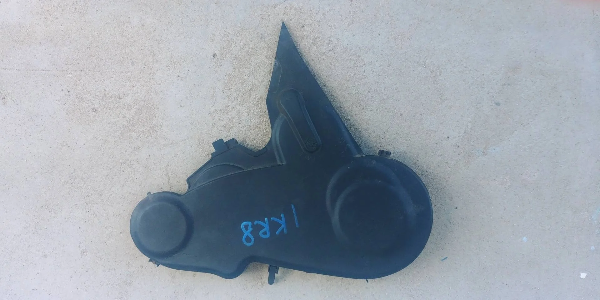 защита (кожух) ремня ГРМ Volkswagen Tiguan  2011