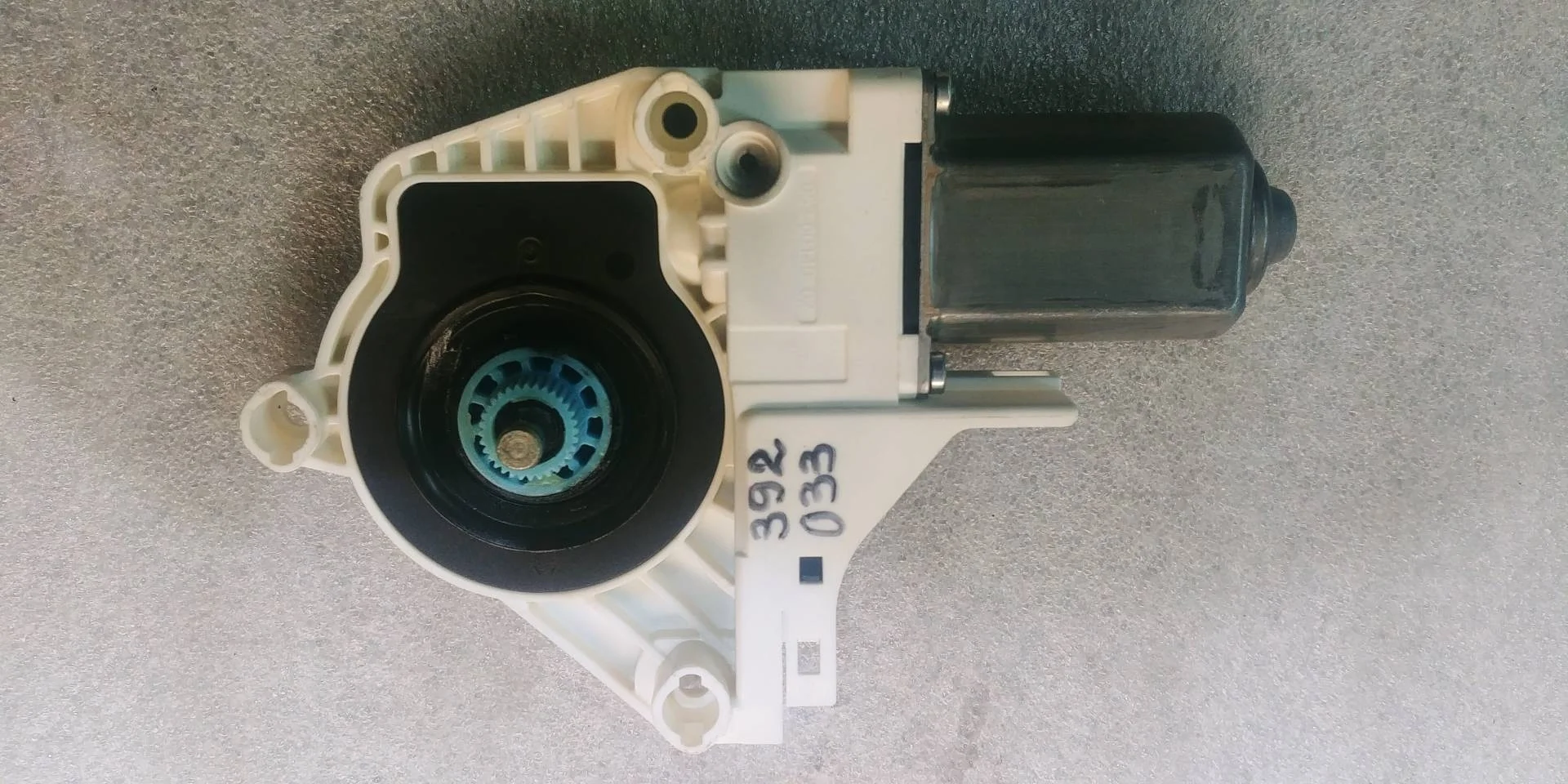 Моторчик стеклоподъемника двери Volkswagen Touareg 2 7P6 2012