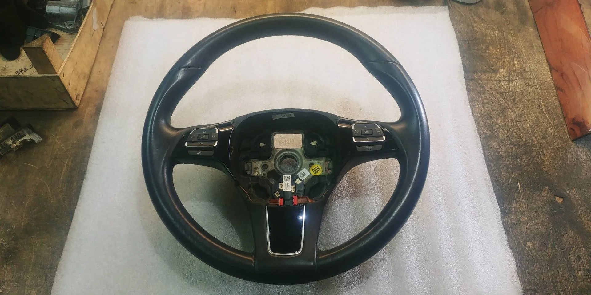 руль Volkswagen Touareg 2 7P6 2012