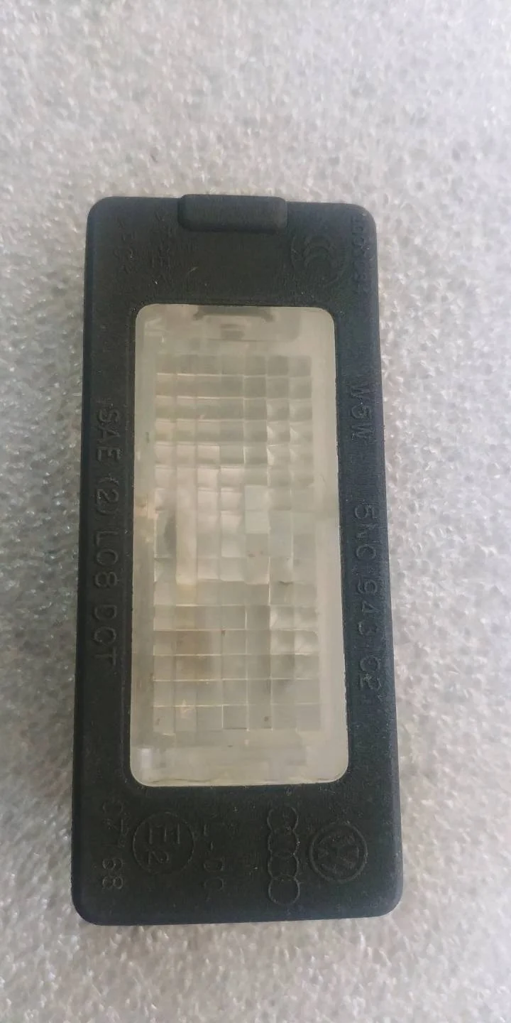 подсветка номера Volkswagen Touareg 2 7P6 2012