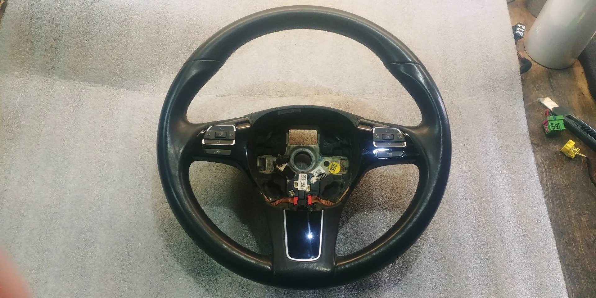 руль Volkswagen Touareg 2 7P6 2011