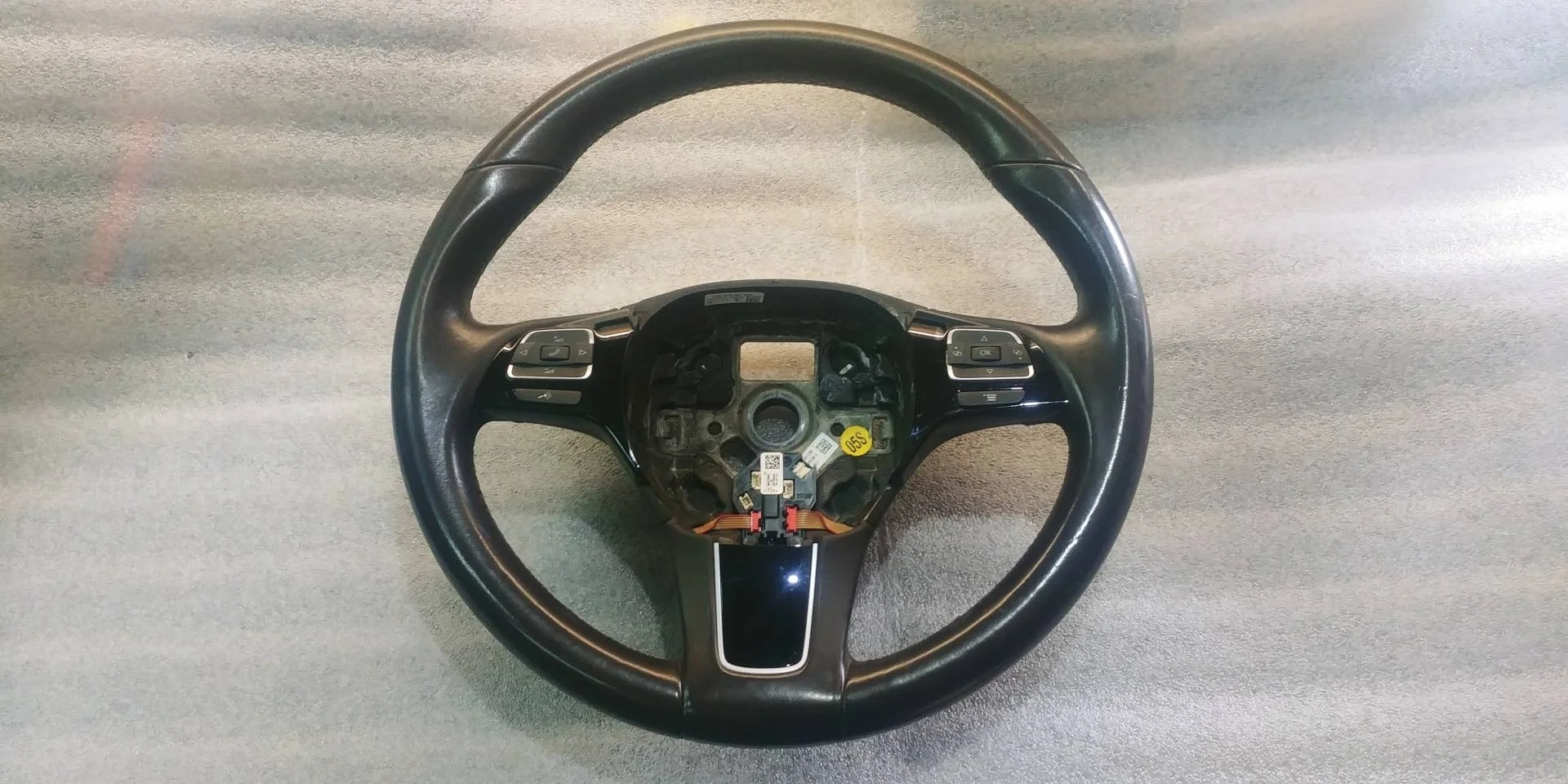 руль Volkswagen Touareg 2 7P6 2012