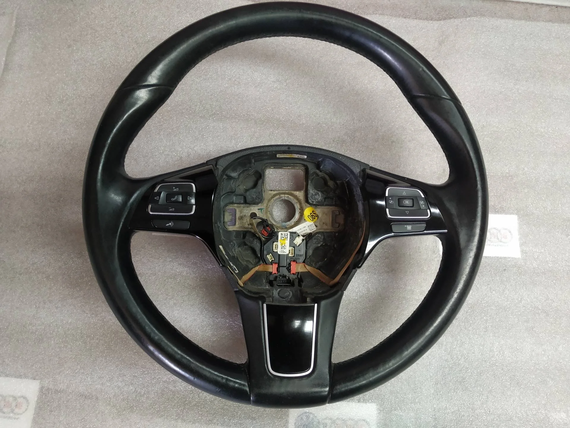 руль Volkswagen Touareg 2 7P6 2013