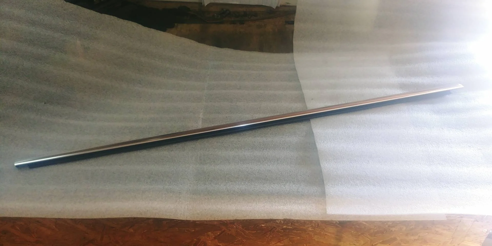 молдинг двери передней правой Volkswagen Touareg 2 7P6 2011