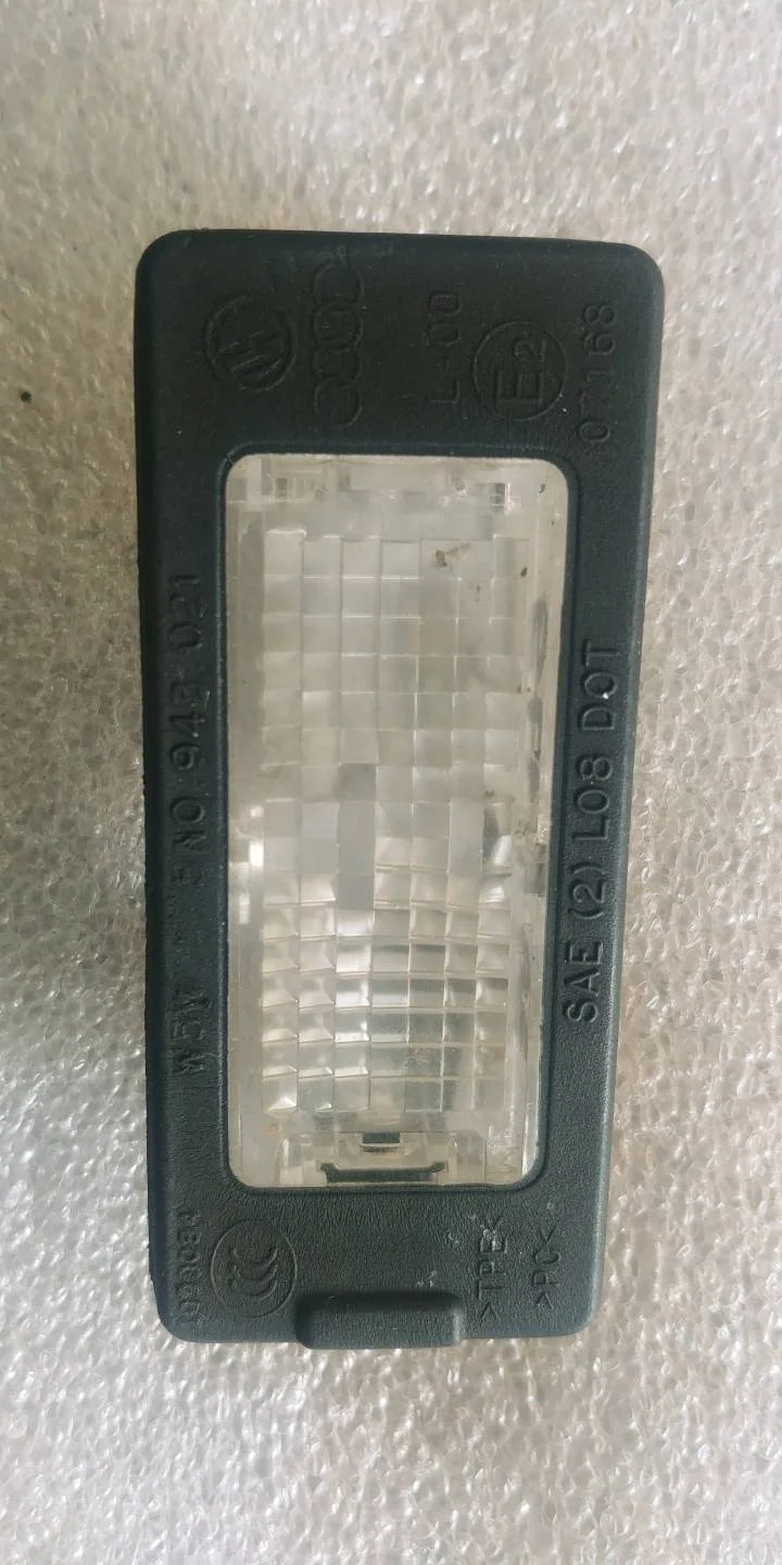 подсветка номера Volkswagen Touareg 2 7P6 2012