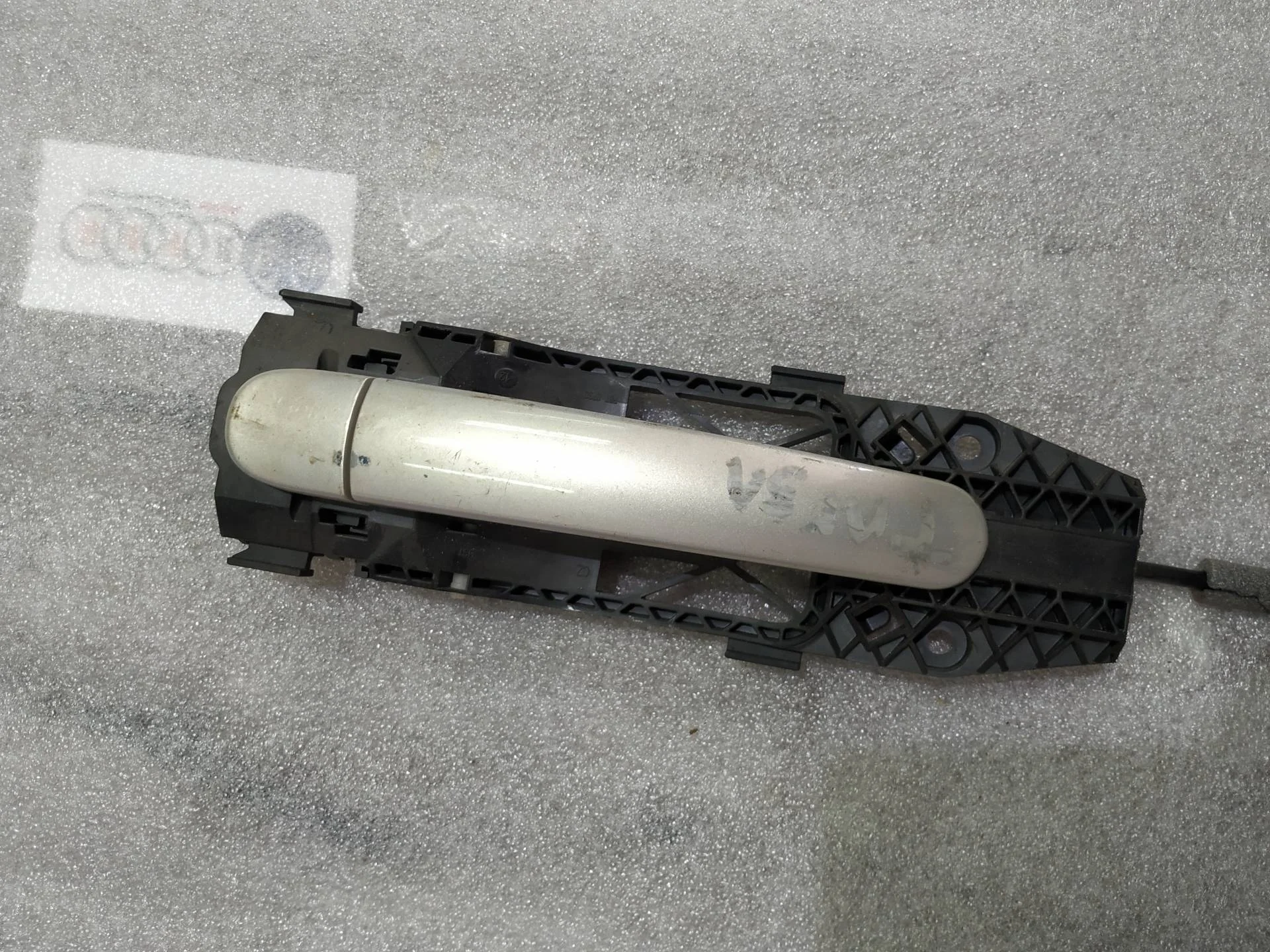 ручка наружная двери Volkswagen Tiguan