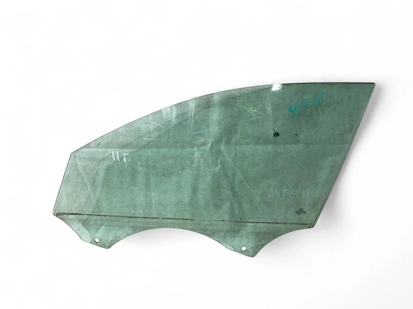 стекло двери передней левой Audi A4 B8/8K