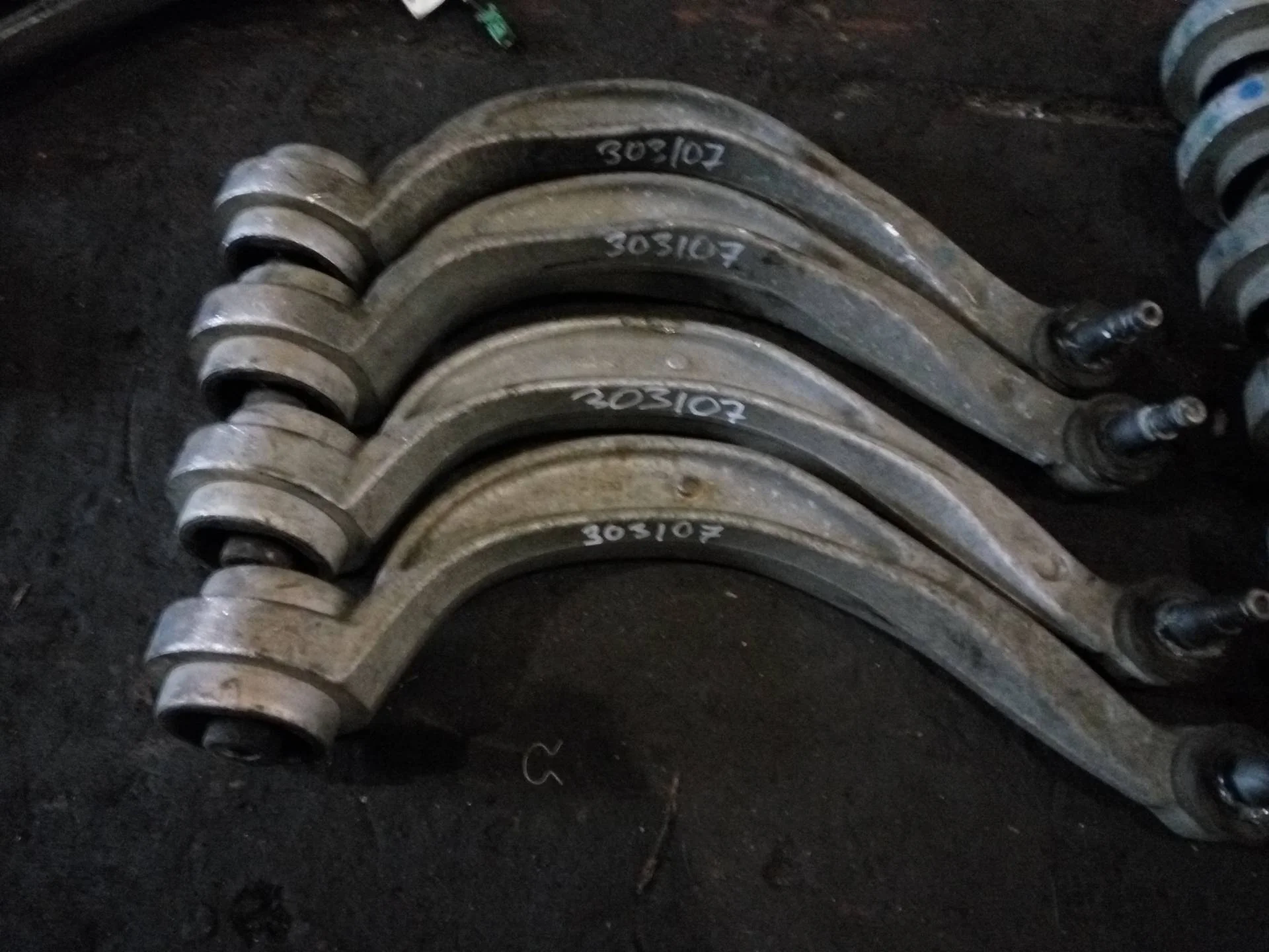 рычаг передний левый Audi A4 B8/8K