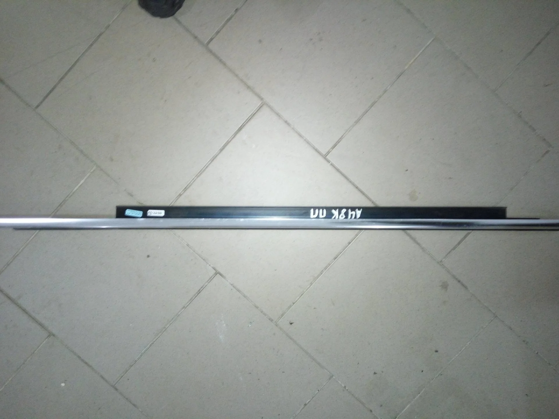 молдинг двери передней правой Audi A4 B8/8K