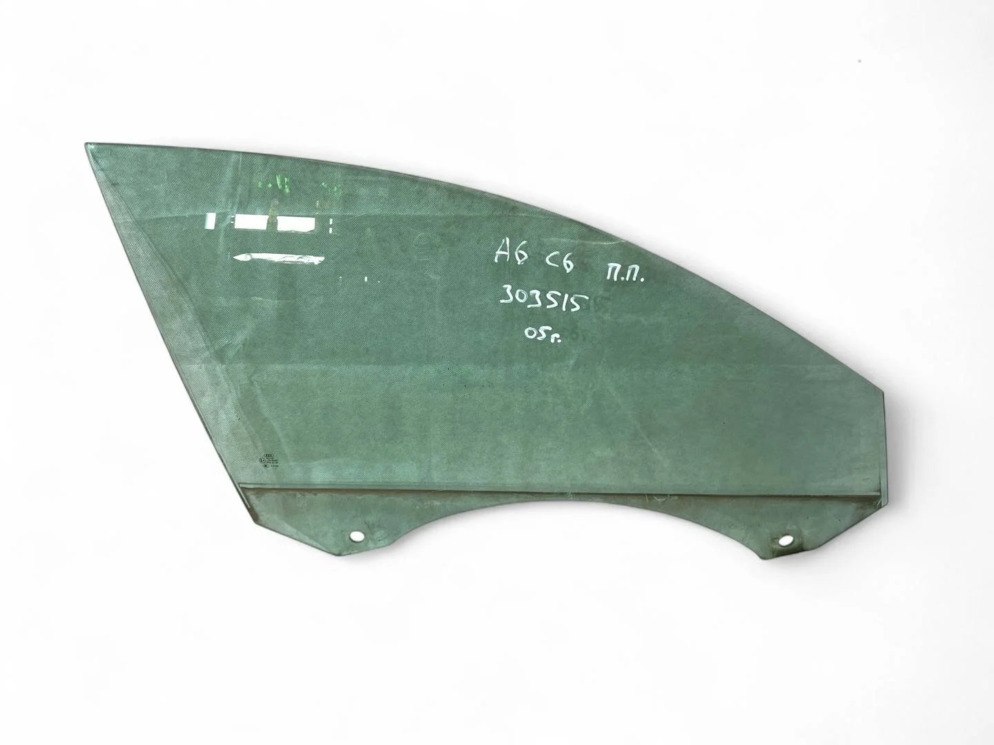 стекло двери передней правой Audi A6 4F/C6