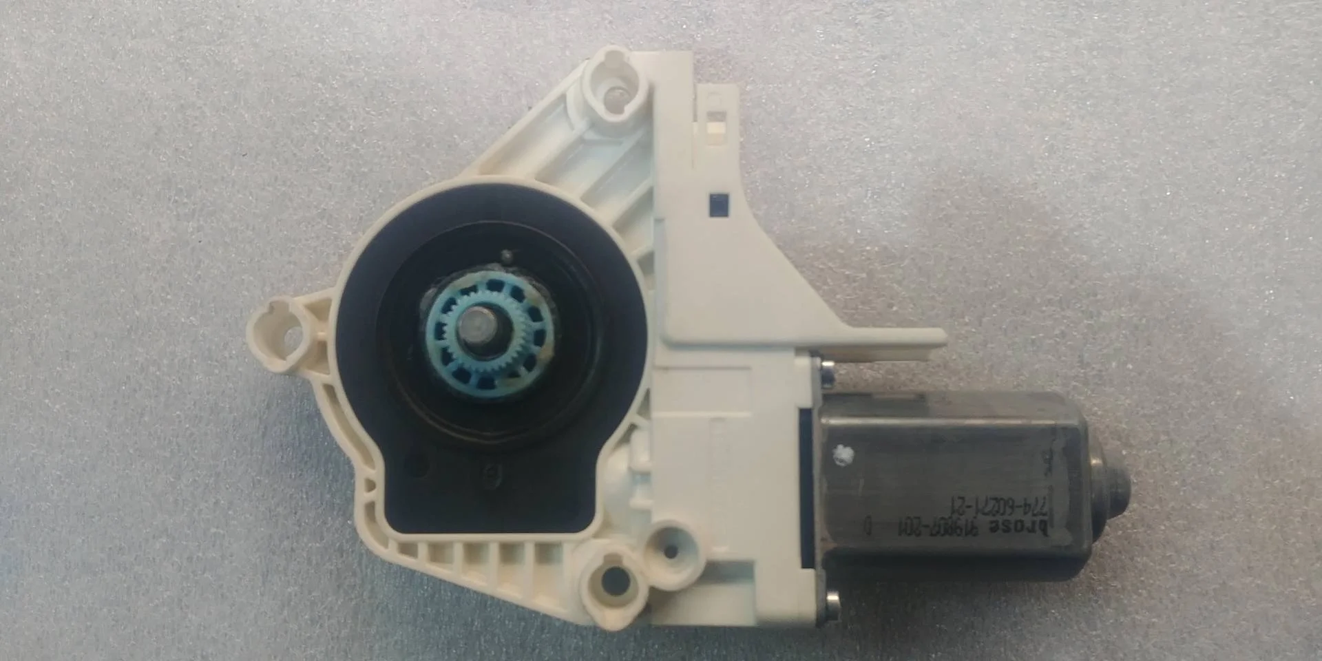 Моторчик стеклоподъемника двери Volkswagen Touareg 2