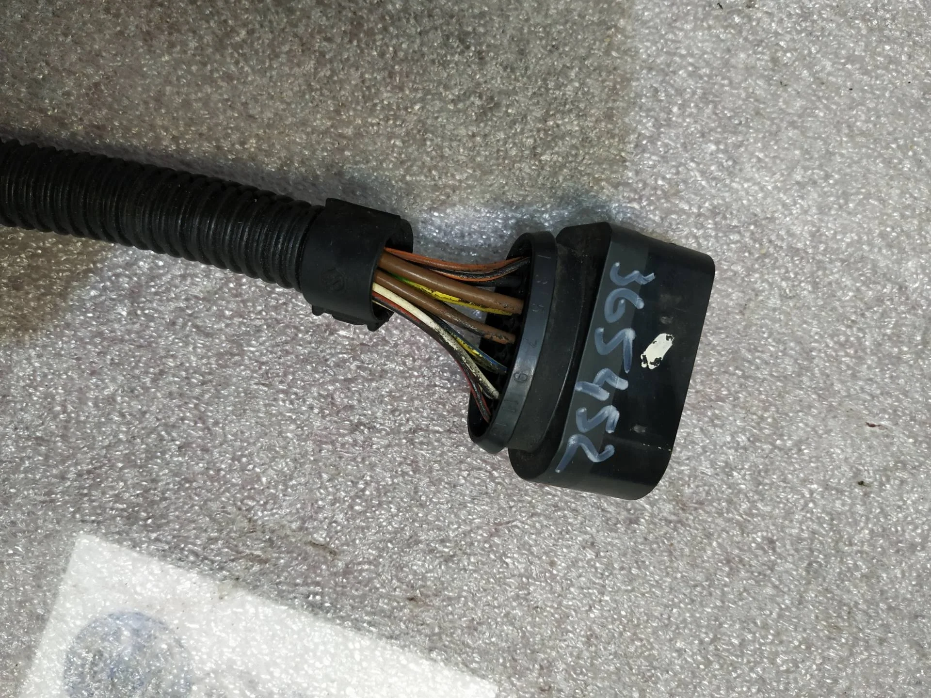 Разъем фары Volkswagen Touareg 2