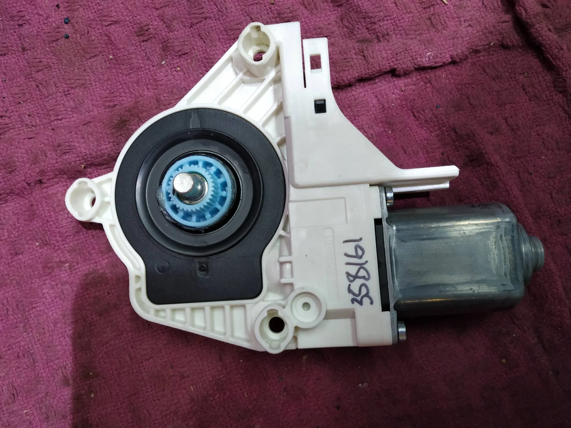 Моторчик стеклоподъемника двери Volkswagen Touareg 2