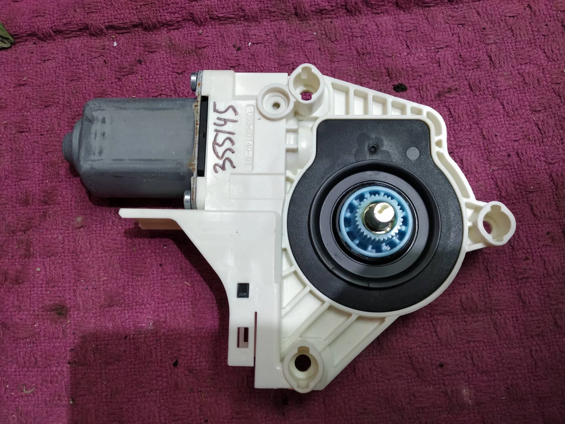 Моторчик стеклоподъемника двери Volkswagen Touareg 2