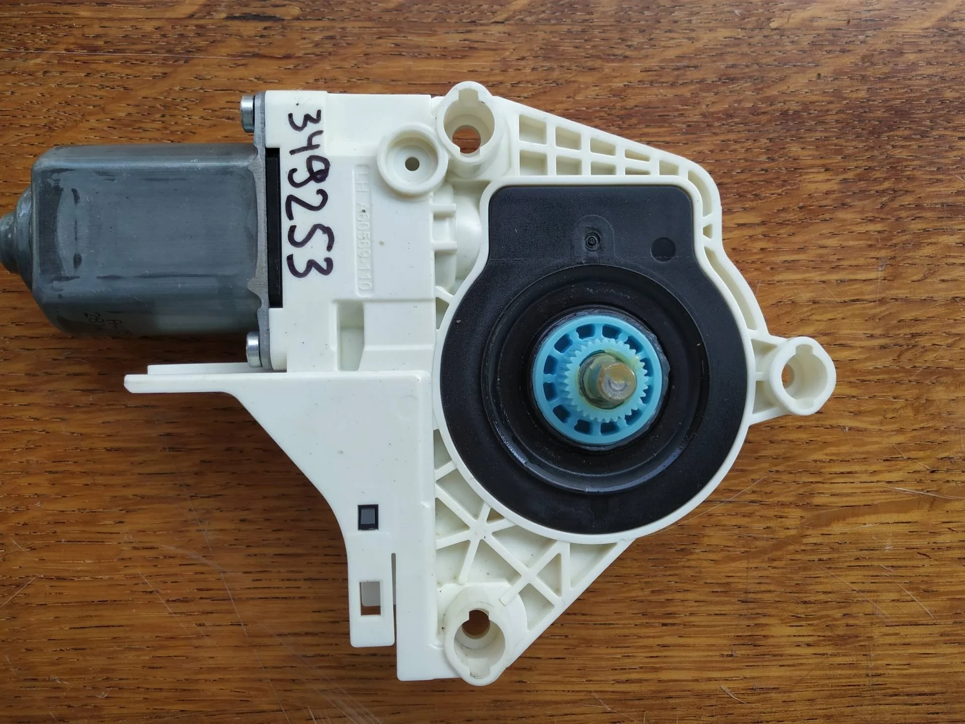 Моторчик стеклоподъемника двери Volkswagen Touareg 2