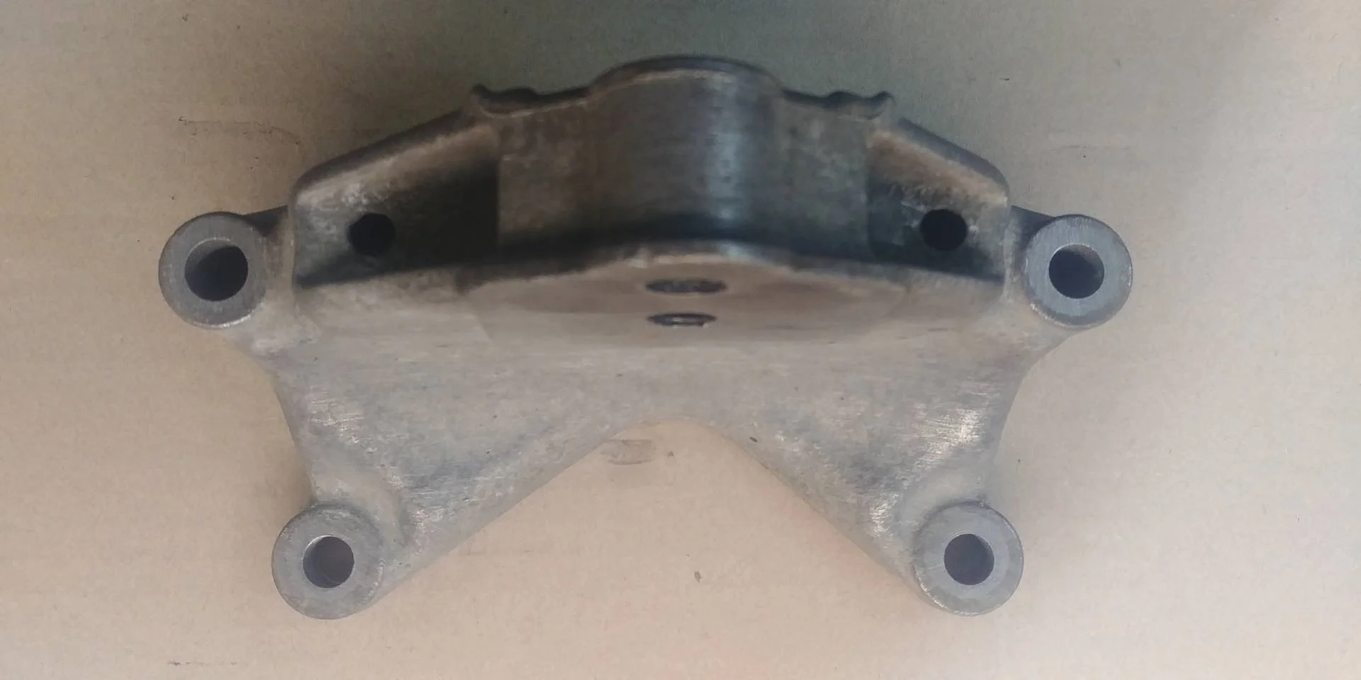 Лапа крепления раздатки Audi Q7