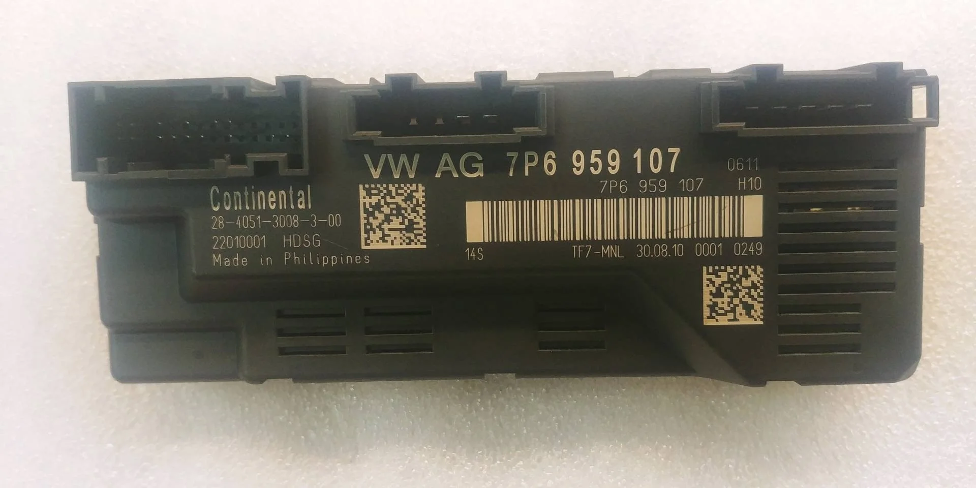 блок управления крышкой багажника Volkswagen Touareg 2  2013