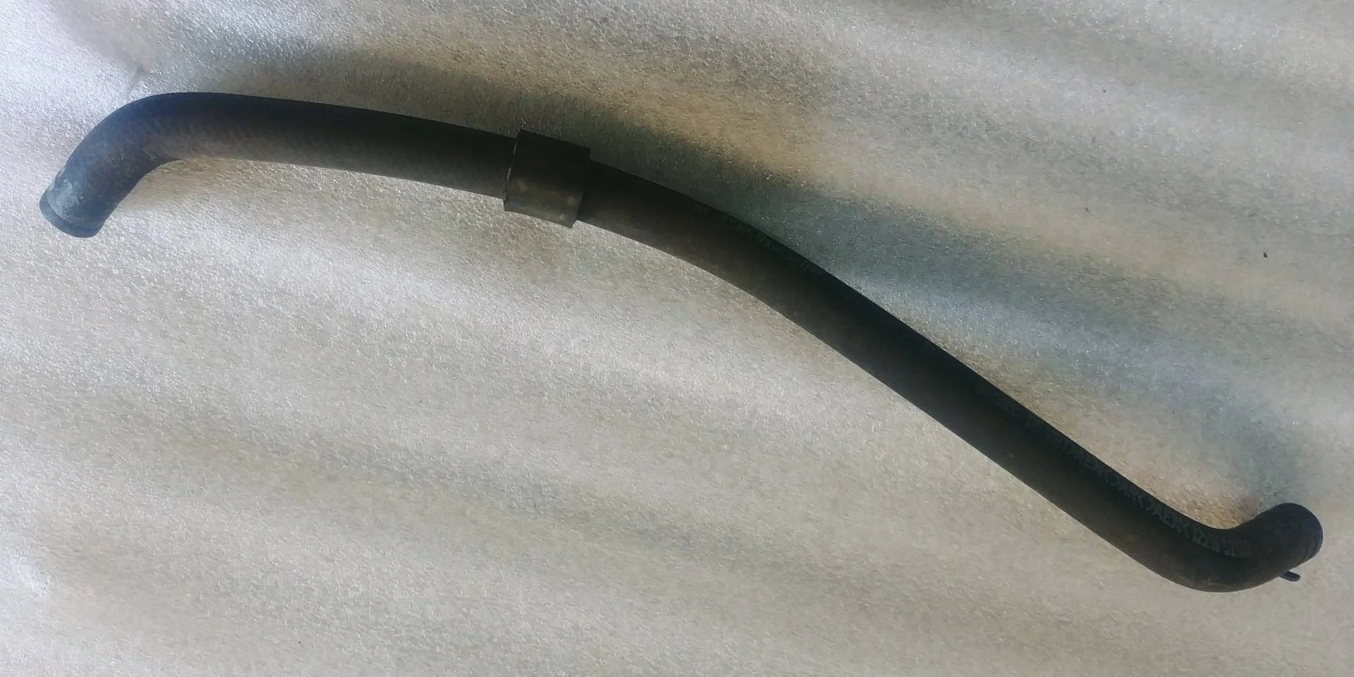 патрубок (трубопровод, шланг) Volkswagen Touareg 2  2013