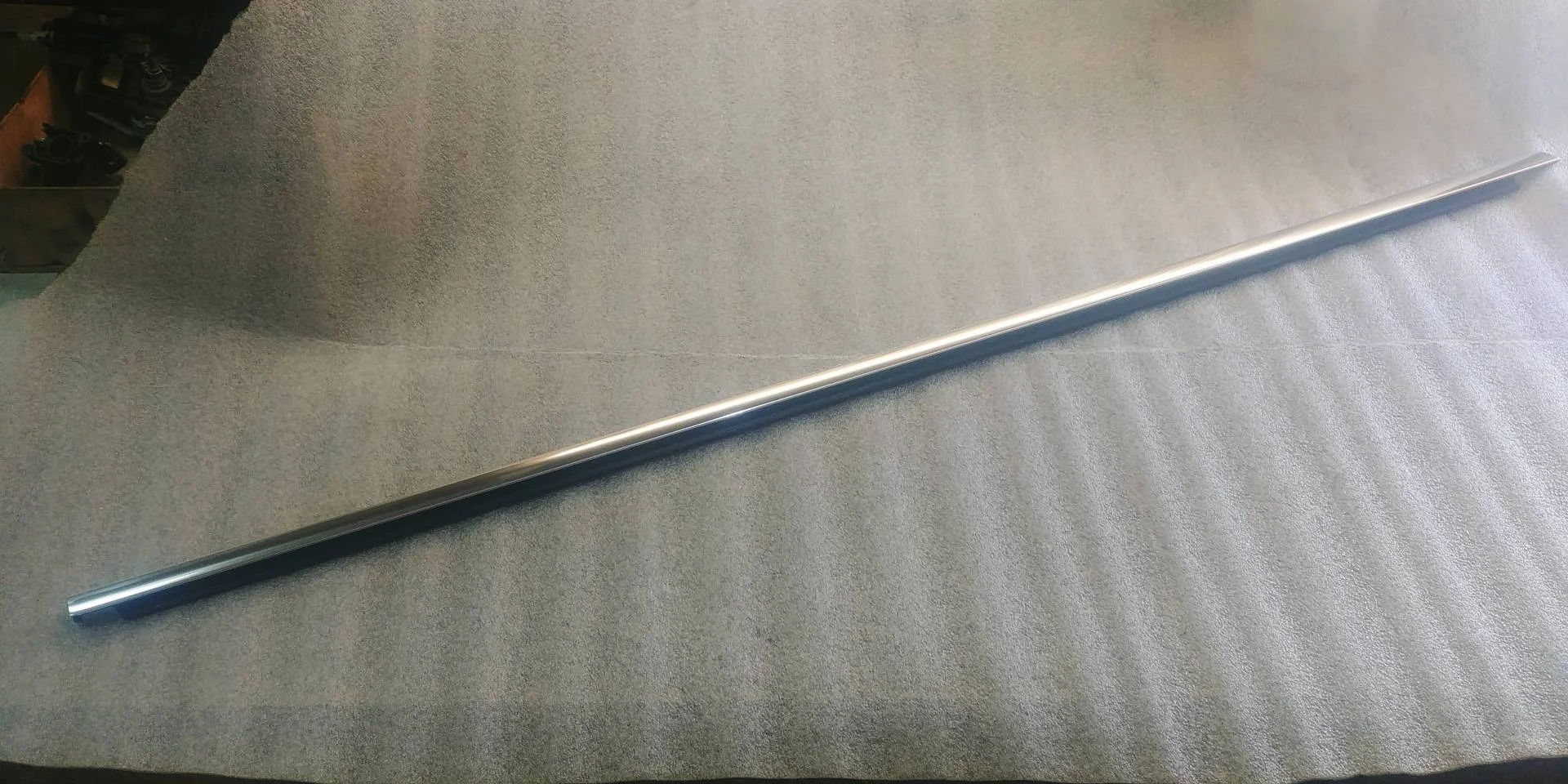 молдинг двери передней правой Volkswagen Touareg 2  2013