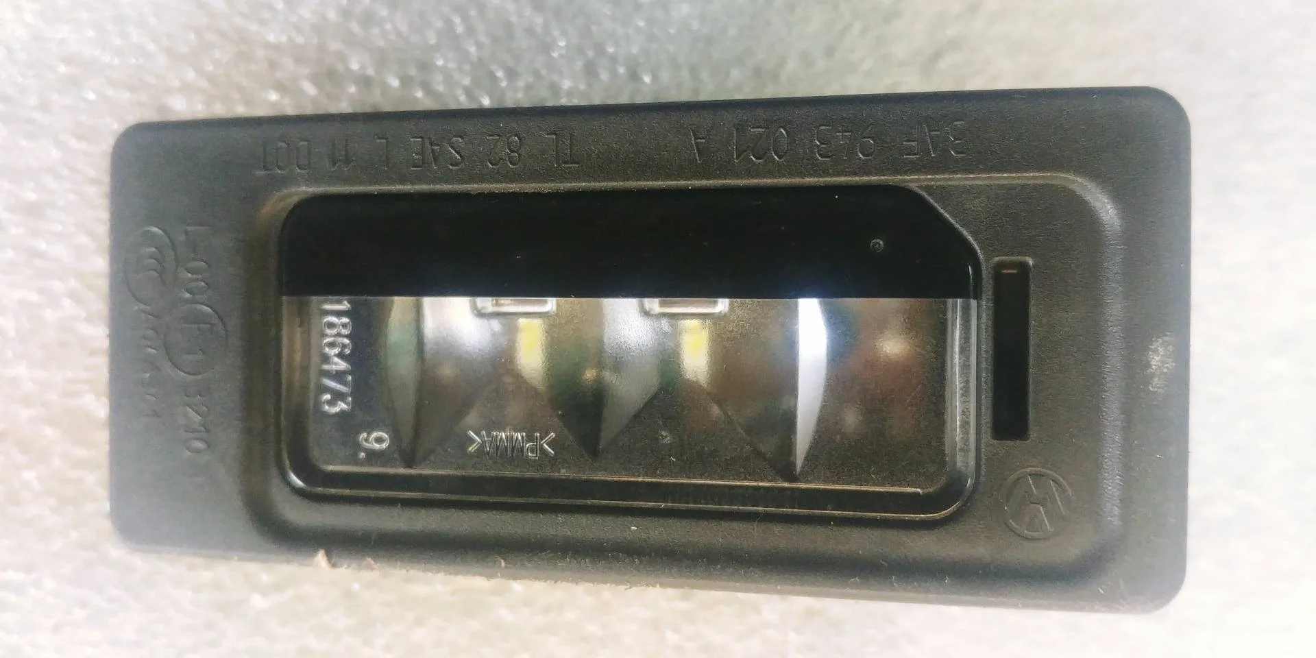 подсветка номера Volkswagen Touareg 2  2013