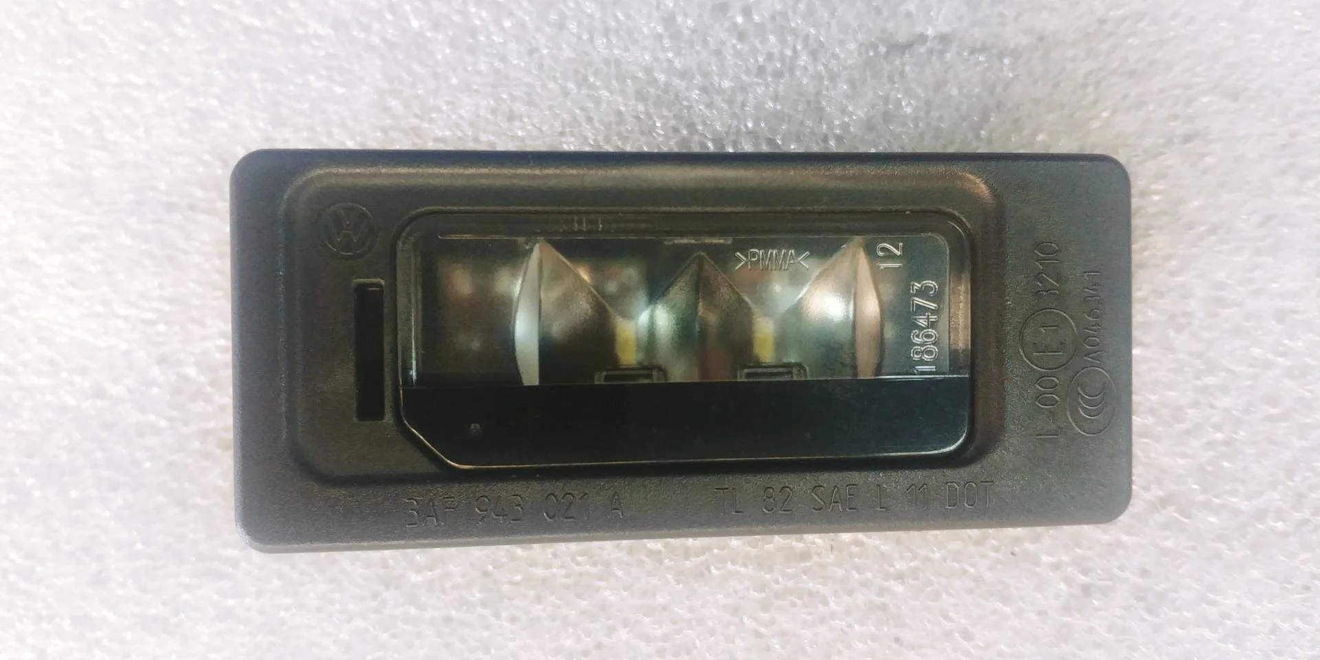 подсветка номера Volkswagen Touareg 2  2013