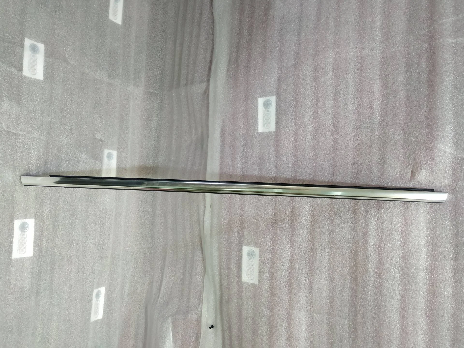 молдинг двери задней правой Volkswagen Touareg 2  2013