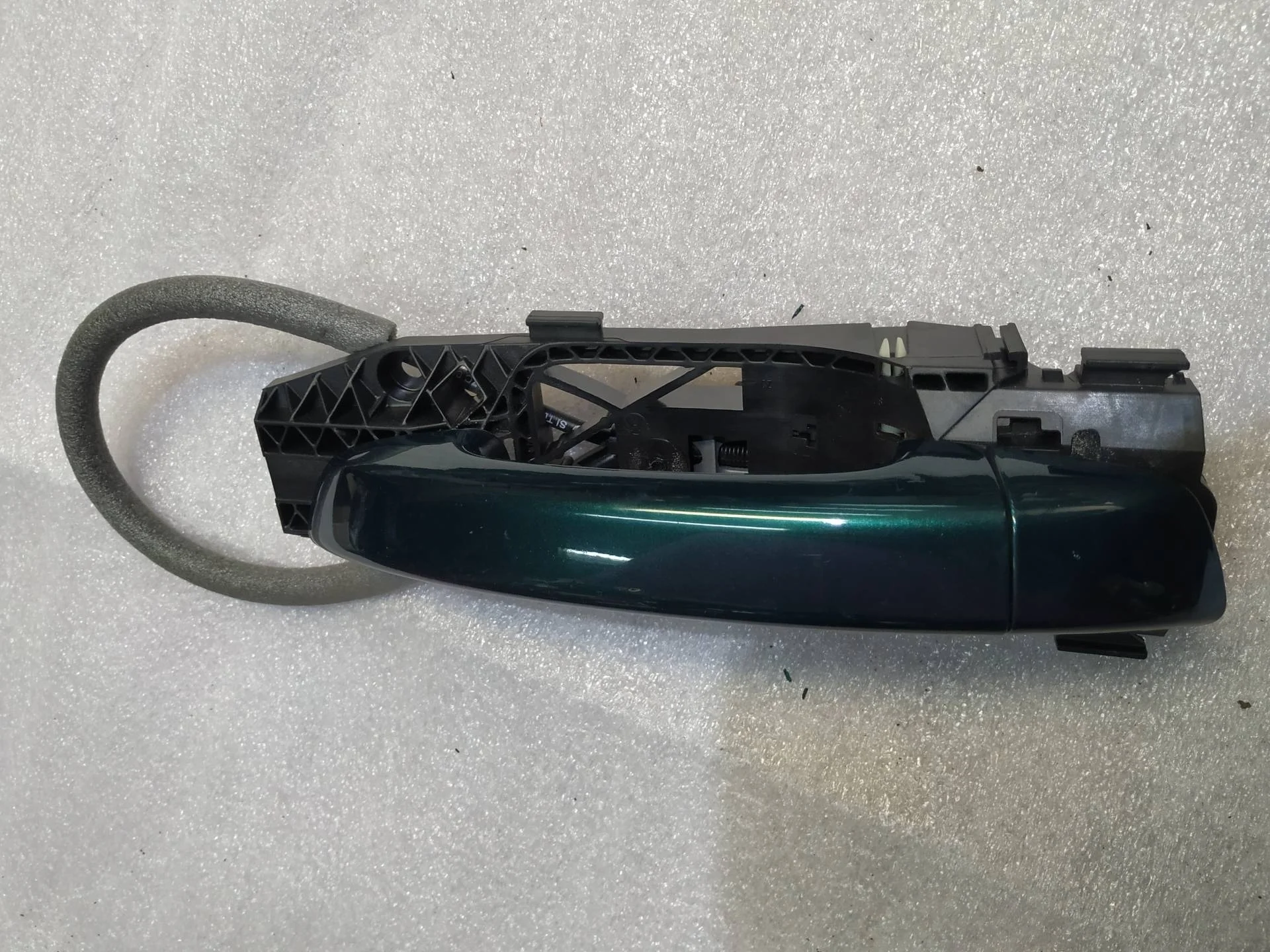 ручка наружная двери правой Volkswagen Touareg 2  2013