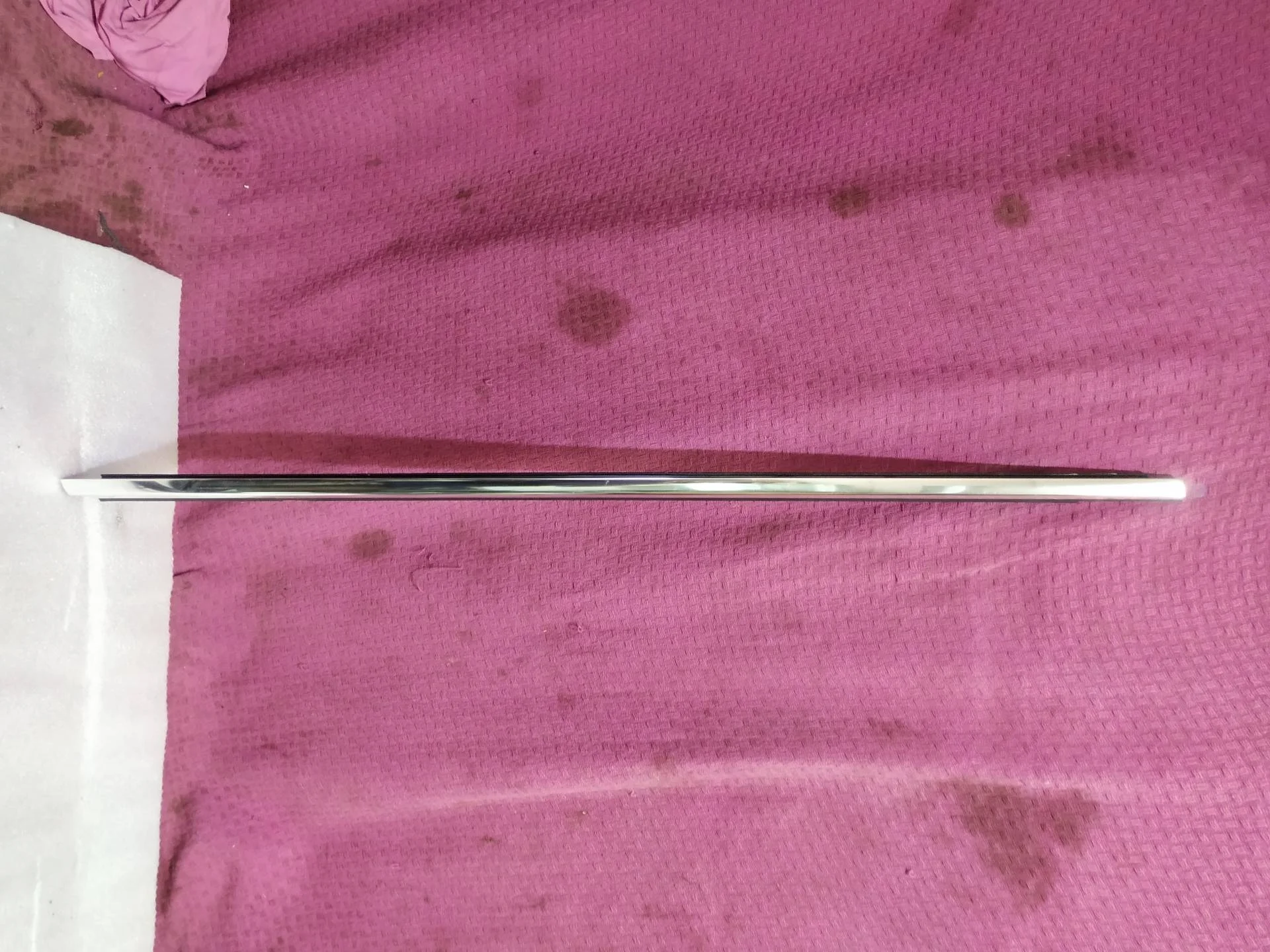 молдинг двери передней правой Volkswagen Touareg 2  2013