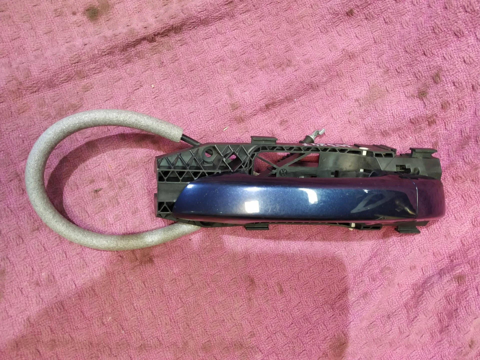 ручка наружная двери правой Volkswagen Touareg 2  2013