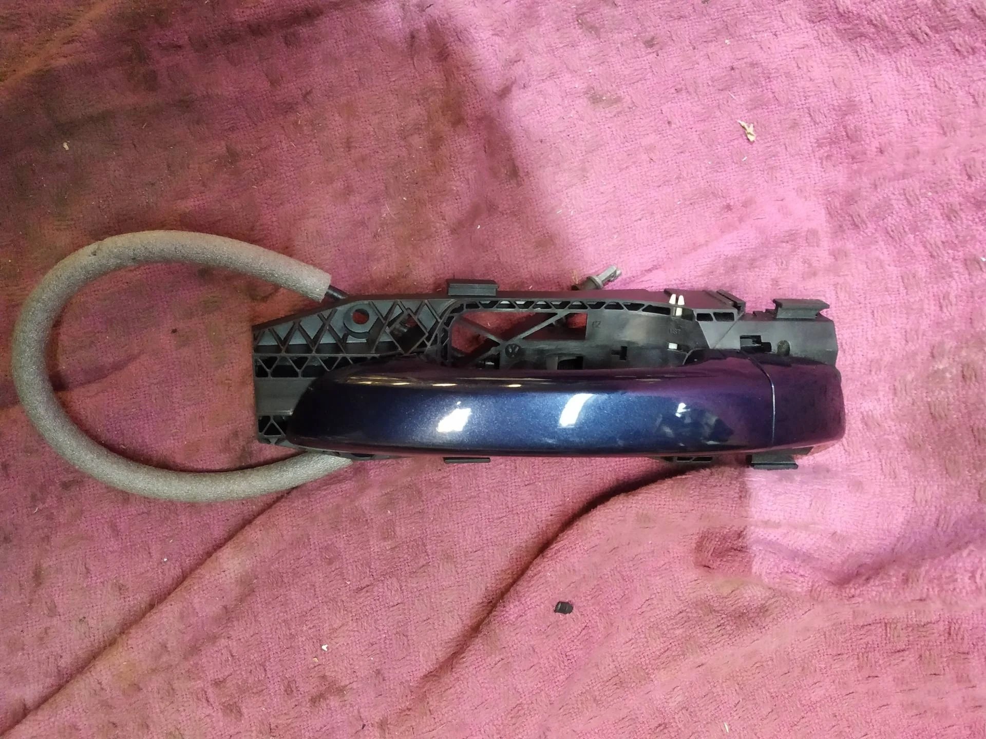 ручка наружная двери правой Volkswagen Touareg 2  2013