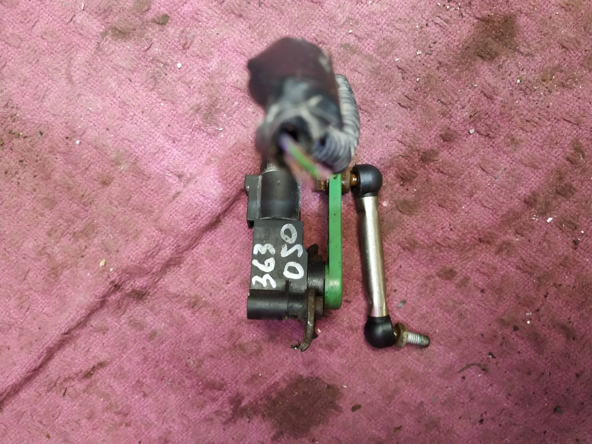 датчик дорожного просвета задний Volkswagen Touareg 2  2013