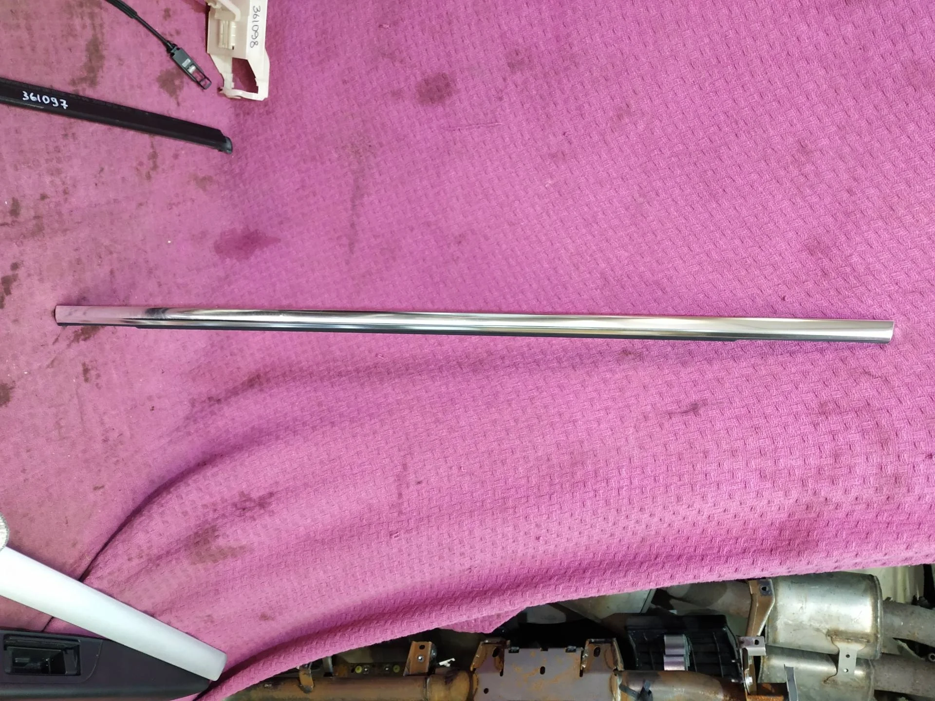 молдинг двери задней правой Volkswagen Touareg 2  2013