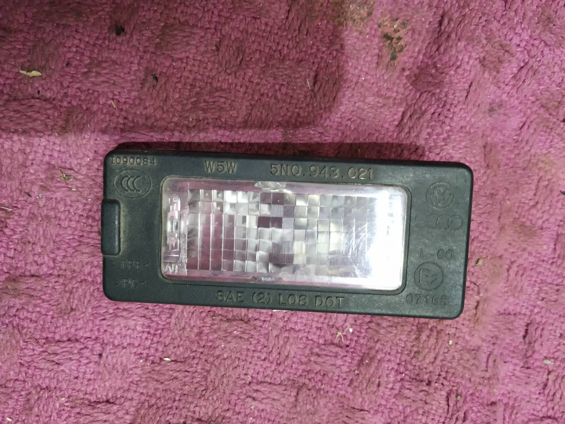 подсветка номера Volkswagen Touareg 2  2013