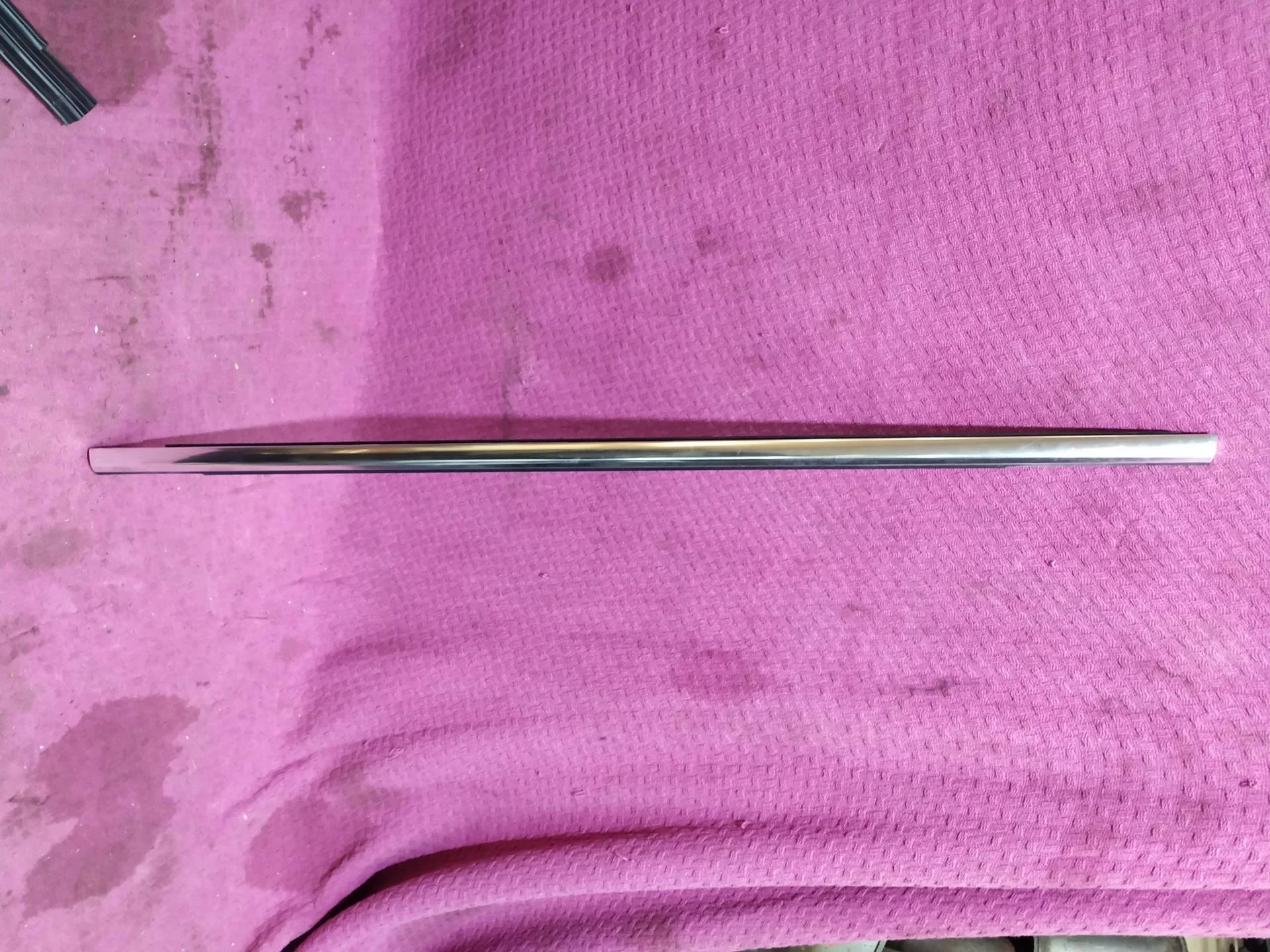 молдинг двери задней правой Volkswagen Touareg 2  2013