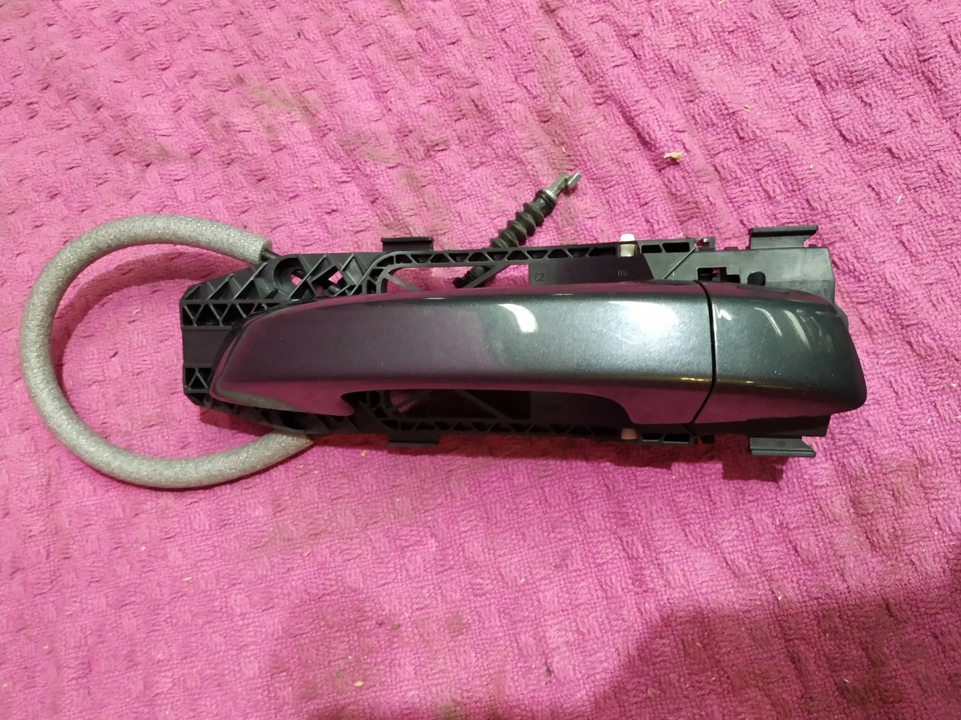 ручка наружная двери правой Volkswagen Touareg 2  2013