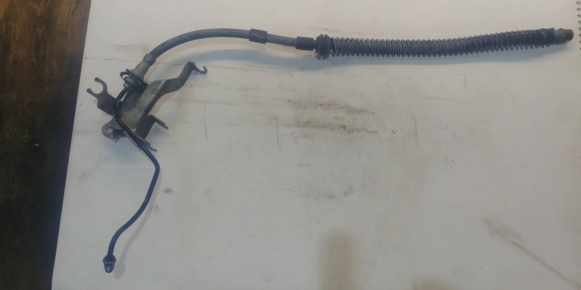 шланг тормозной переднего левого Volkswagen Touareg 2  2013